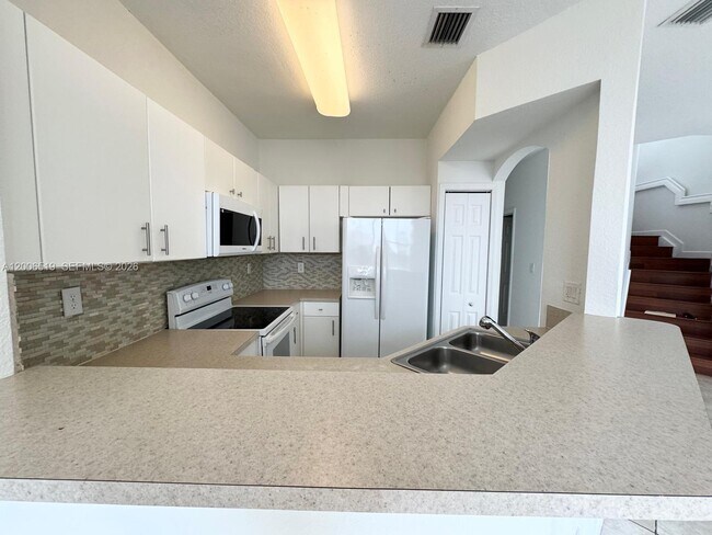 Building Photo - 8157 NW 108th Pl