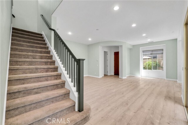 Building Photo - 137 Primrose Dr