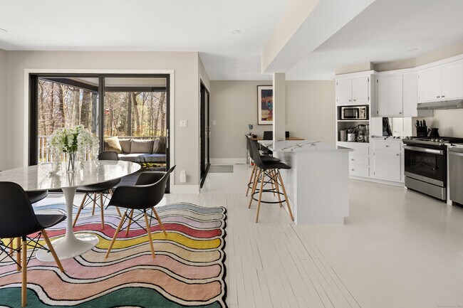 Building Photo - 95 Louises Ln