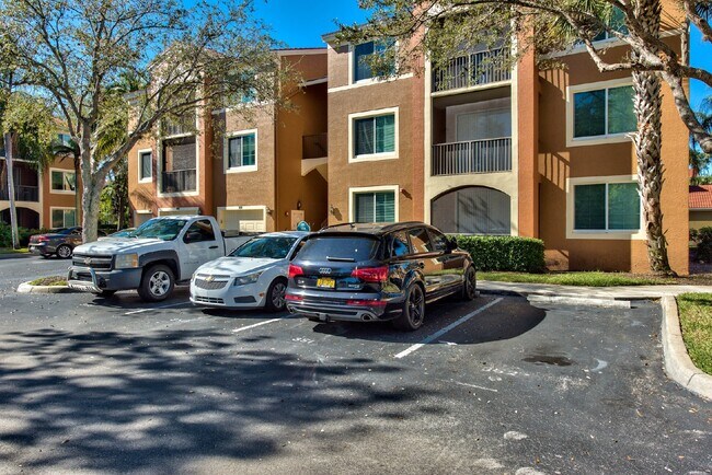Building Photo - Furnished condo at Reserve of Naples