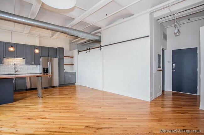 Building Photo - 500 S Clinton St