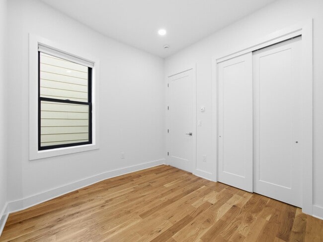 Building Photo - 858 West Side Ave