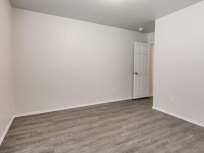 Building Photo - *Pre-leasing* Four Bedroom | Two and a Half Bath Duplex in Redstone Ranch with Full Service Lawncare