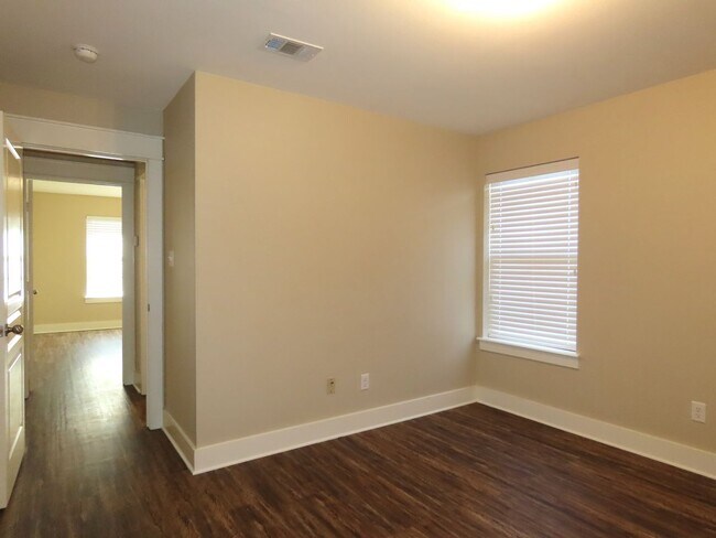 Building Photo - South Tyler! Stunning 5 Bedroom, 3.5 Bath ...