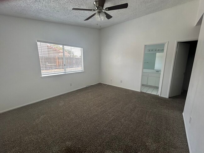 Master Bedroom - 45408 17th St E