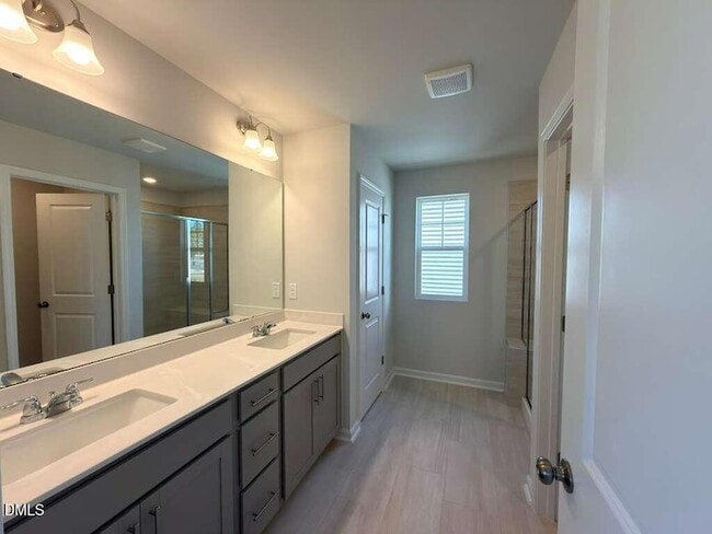 Building Photo - 2008 English Saddle Ln