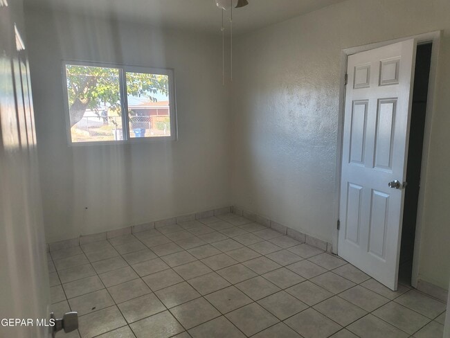 Building Photo - 4908 Blue Ridge Cir