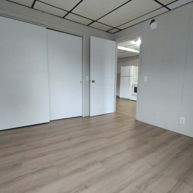 Building Photo - 3345 N Whitehall Rd