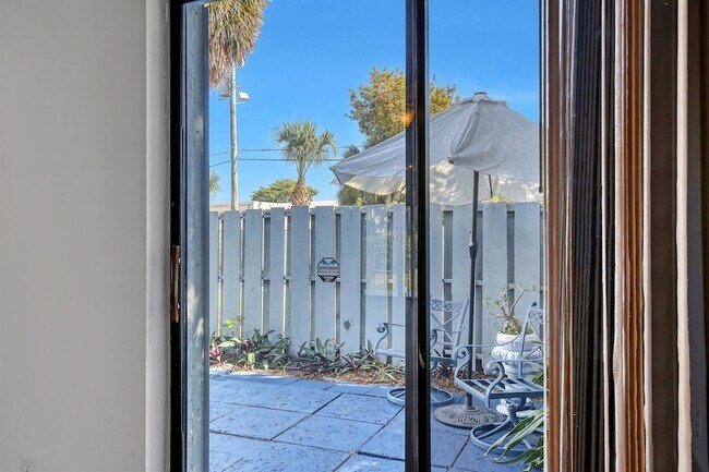 Building Photo - 241 NW 15th St