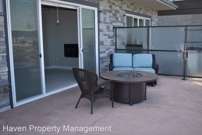 Building Photo - 1 br, 2 bath House - 5105 Grand Loop #109