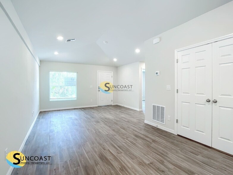 Building Photo - 10107 Tramore Ave