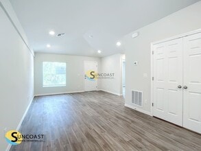 Building Photo - 11050 Reims Ave