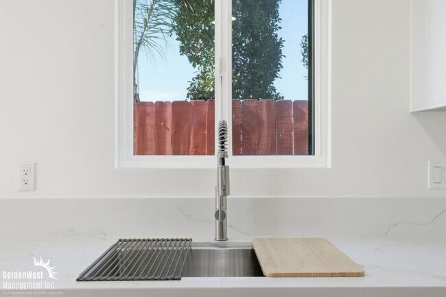 Building Photo - Beautiful New Build 2Bdm 1 Ba Downstairs Apartment in Clairemont Mesa!