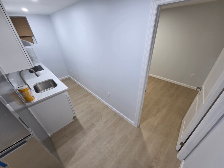 Building Photo - 3258 86th St