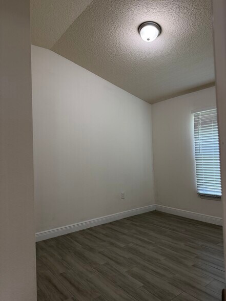 Building Photo - 107 Mason Dr