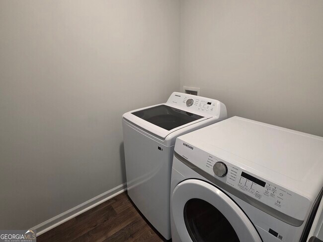 Building Photo - 100 Ponderosa Lp