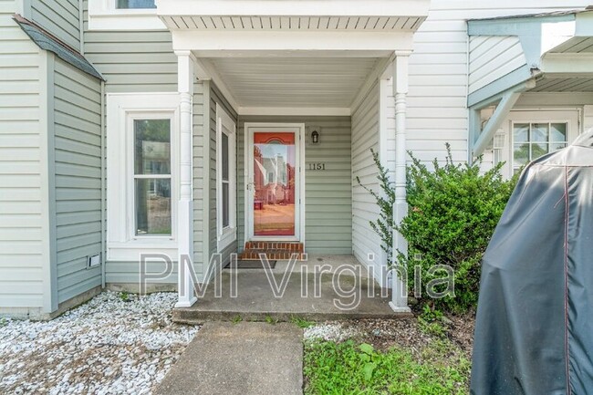 Building Photo - 1151 Hillock Crossing