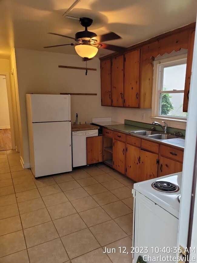 Building Photo - 2027-2028 School Year Available  / 6 BR, 3 Bath house within walking distance of UVA grounds and ...