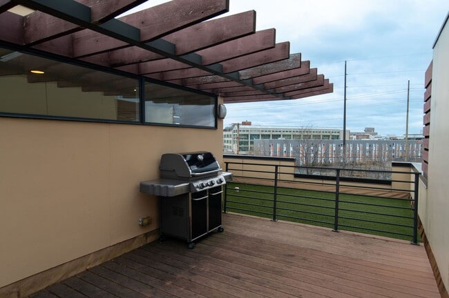 Building Photo - Little Italy Townhome - 1911 E 119th St , ...