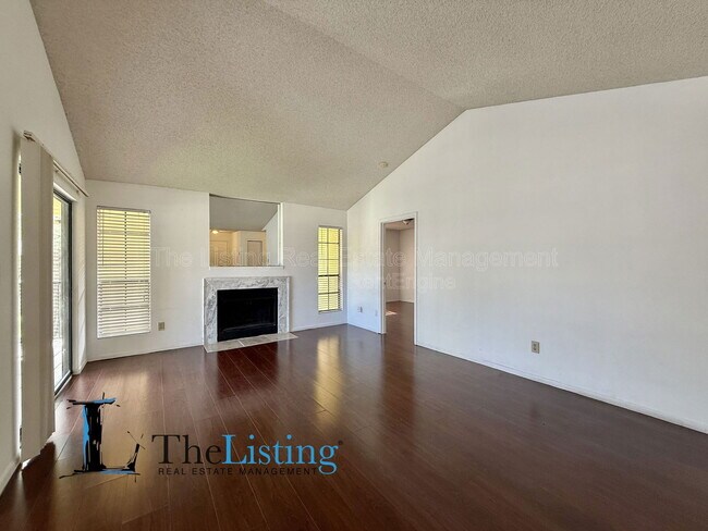 Building Photo - 8724 Mallard Reserve Dr