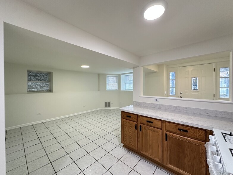 Building Photo - 5808 N Broadway St