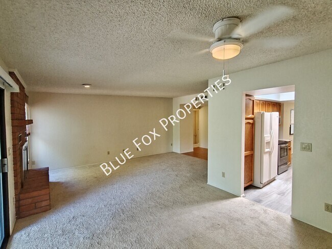 Building Photo - 983 W Palma De Pina