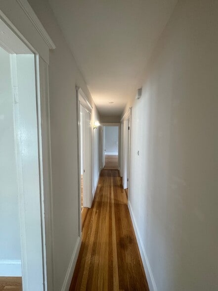 Building Photo - 48 Standish St