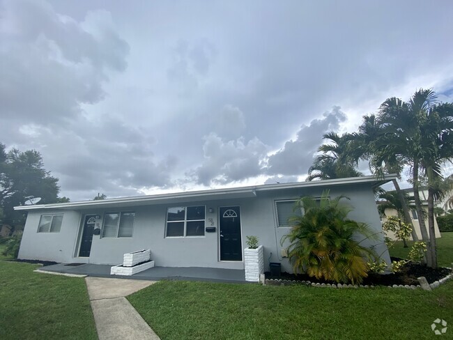 Duplex (2 units) - 5823 NW 37th St