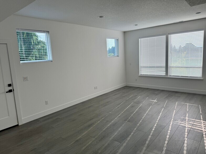 Building Photo - 2219 NW 110th Cir