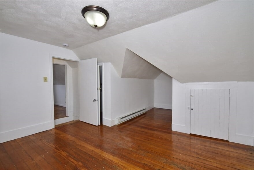 Building Photo - 43 Rosseter St
