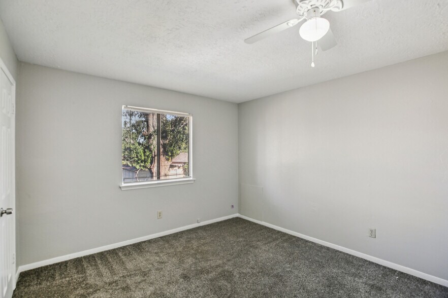 Building Photo - 3715 Wells Mark Dr