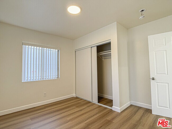Building Photo - 1555 W 204th St