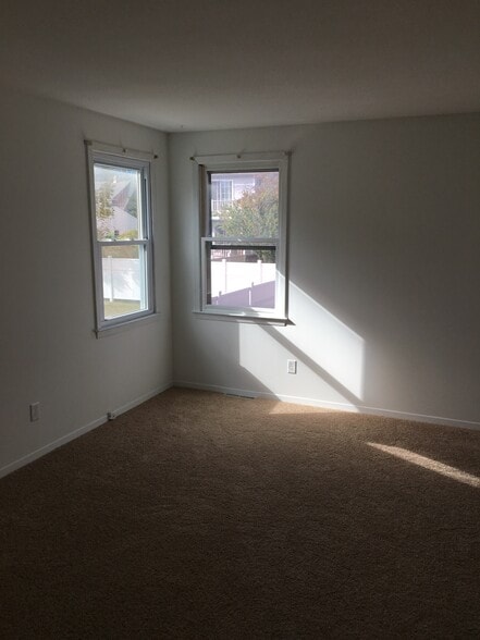 Bedroom #1 - 29 Merritt Ave