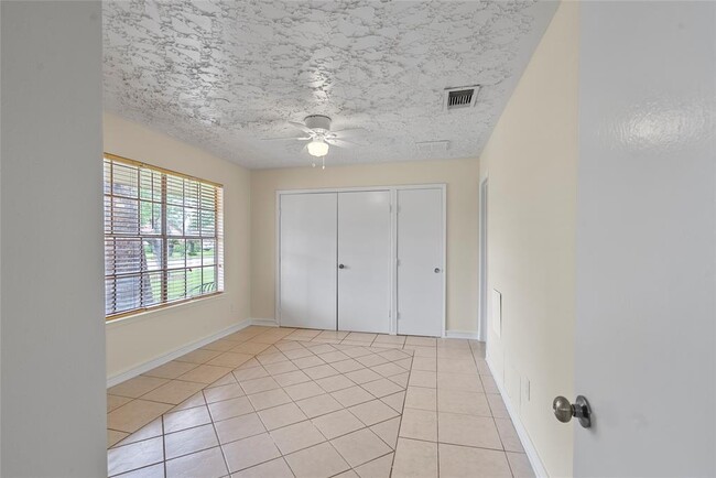 Building Photo - 3763 Quiet Pl Dr