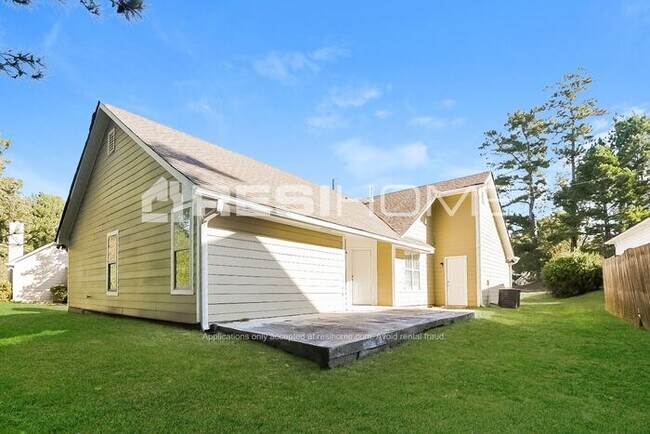 Building Photo - 1841 Killarney Dr SW