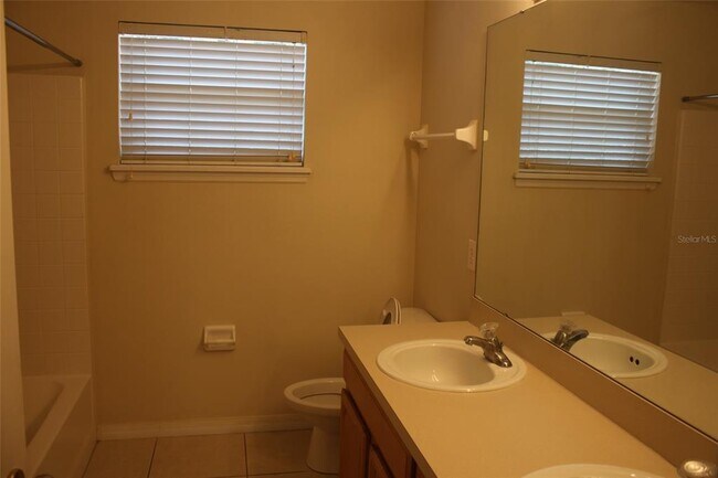 Building Photo - 3222 Hopewell Dr