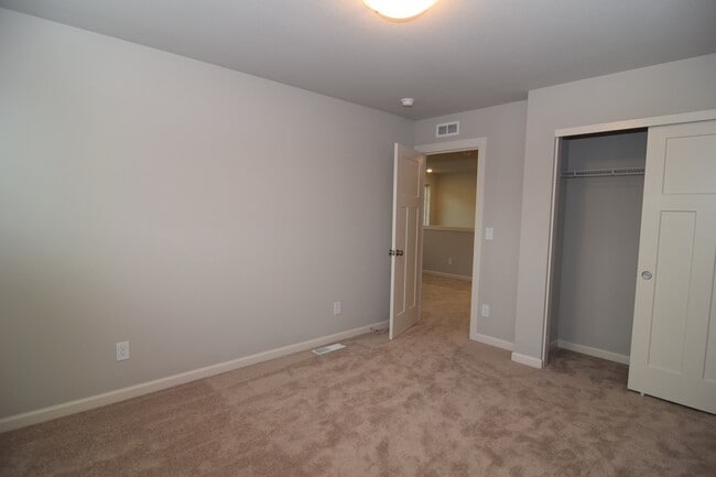 Building Photo - 8408 SE Quincy St