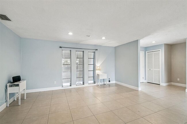 Building Photo - 5050 Porpoise Pl