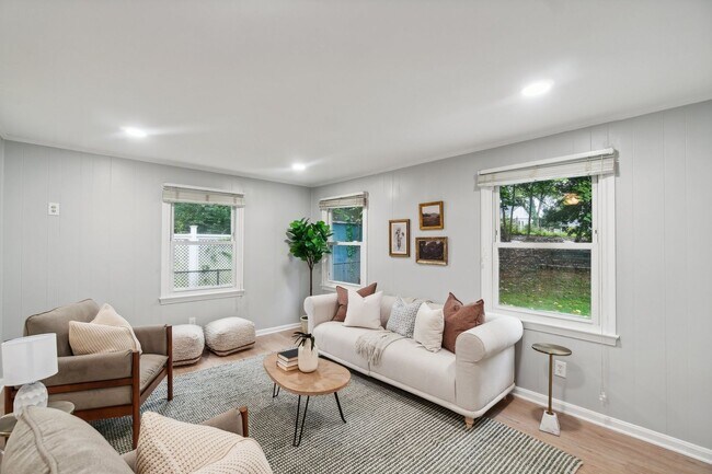 Building Photo - Charming Updated 4BR/2BA Cape Cod in Twinbrook- Rockville