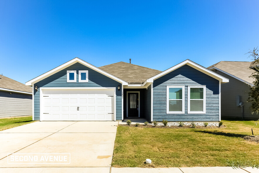 Primary Photo - 1421 Sunkiss Dr