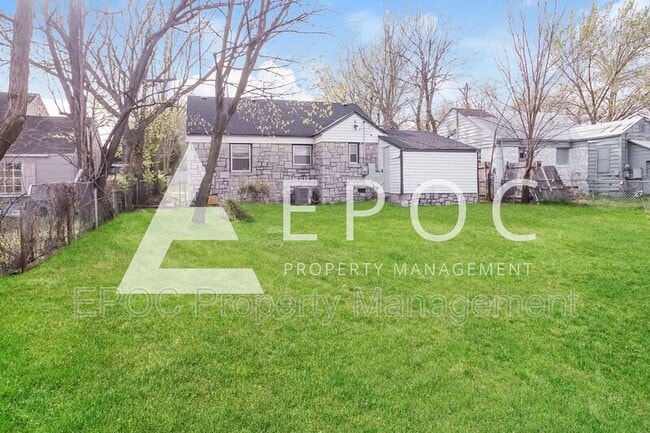 Building Photo - 817 N Gary Ave