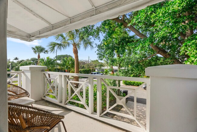 Building Photo - 240 Santa Lucia Dr