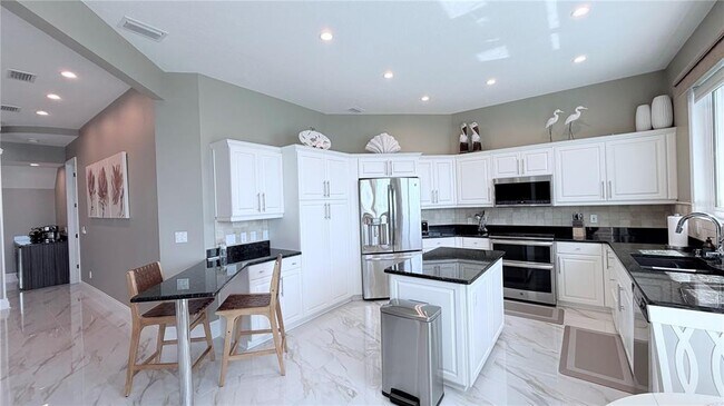 Building Photo - 218 Sand Key Estates Dr