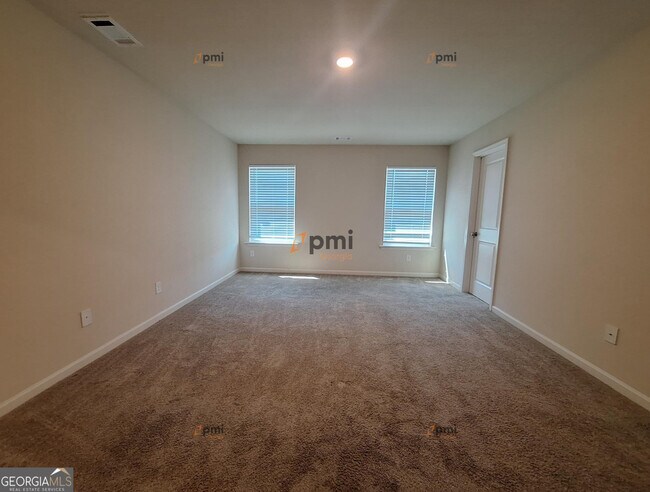 Building Photo - 660 Gleaner Wy