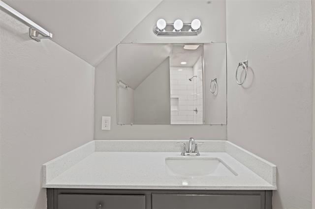 Building Photo - 6008 Bear Creek Dr E