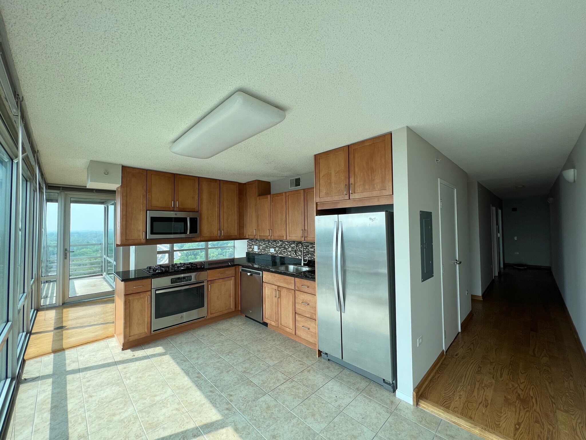 Building Photo - 9715 Woods Dr