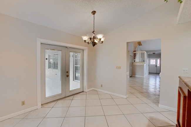 Building Photo - 22556 Middletown Dr