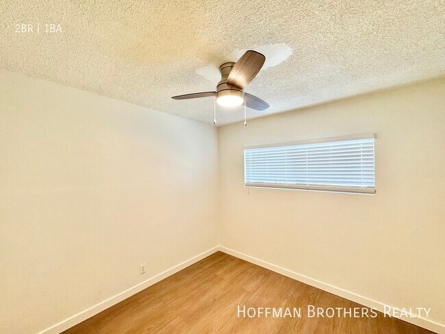 Building Photo - 4122 Grand View Blvd