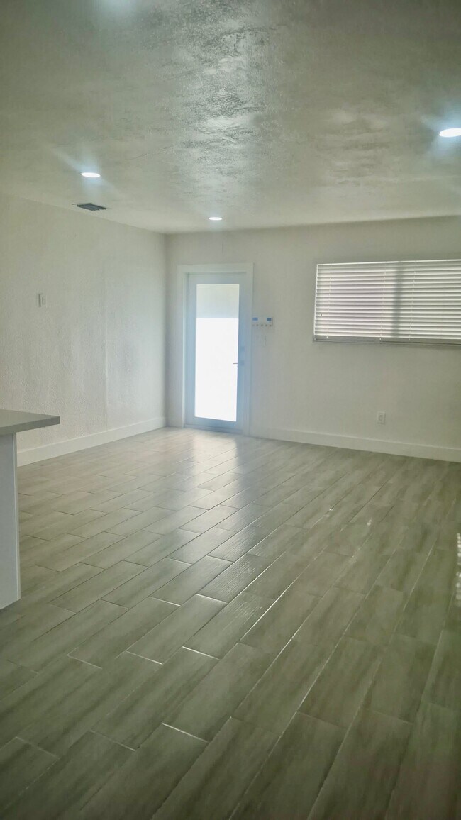 Building Photo - House