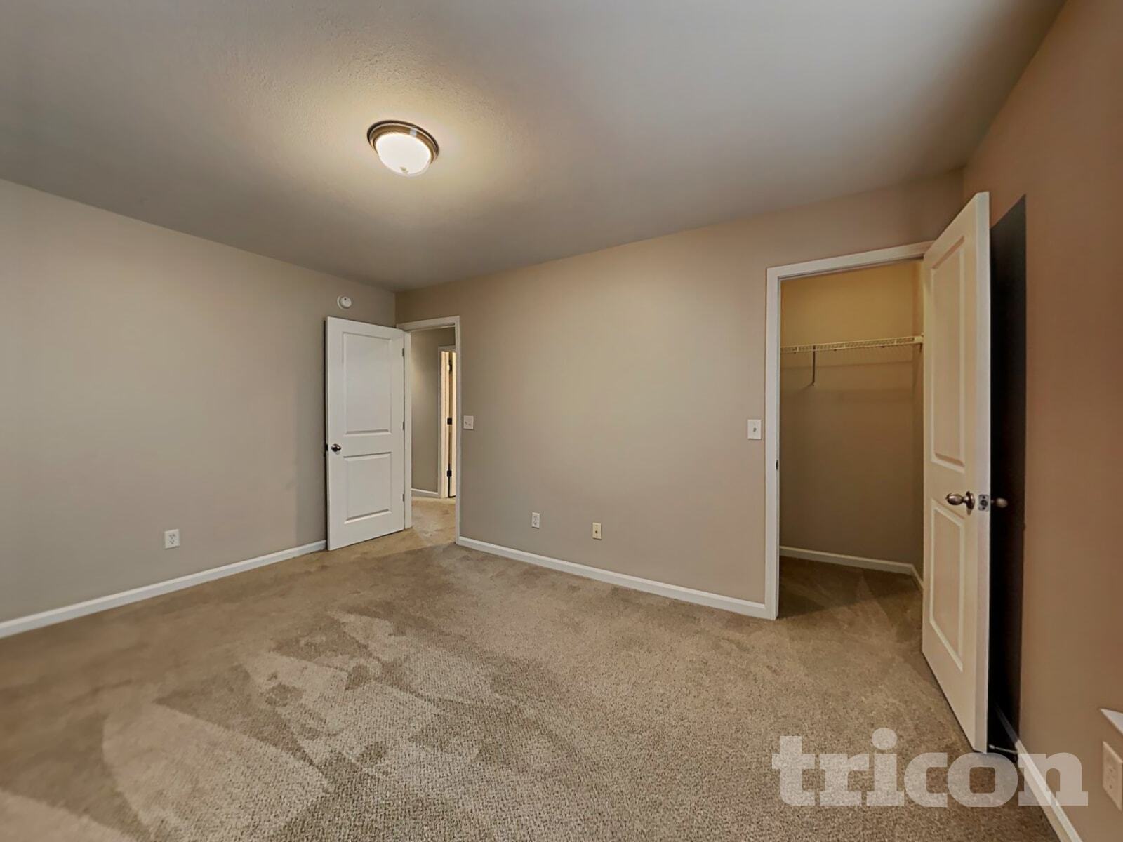 Building Photo - 461 Denman Loop